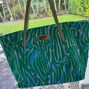 Brand New Lilly Pulitzer Tote Finders Keepers